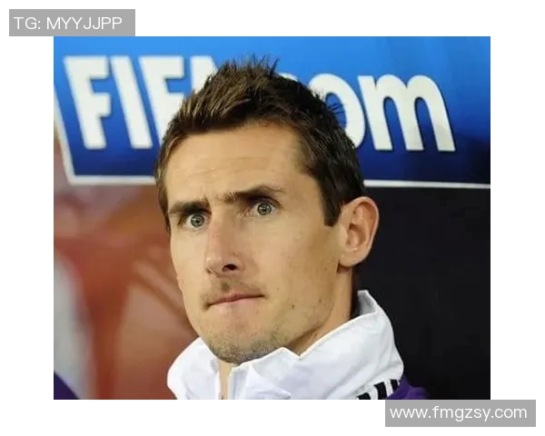 德国与加纳激战克洛泽精彩进球引发热议的足球盛宴 德国与加纳激战克洛泽精彩进球引发热议的足球盛宴