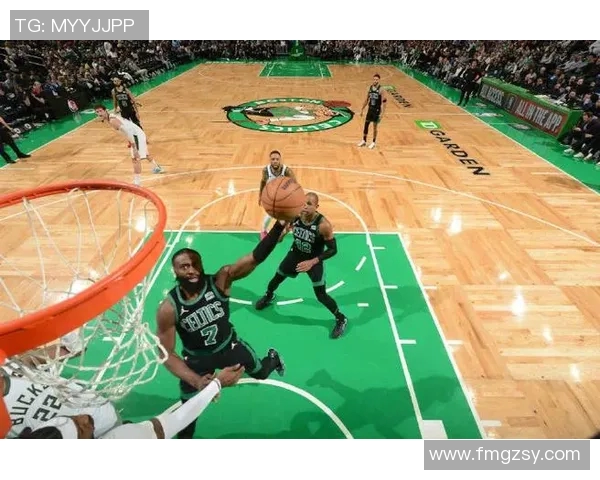 雄鹿主场扳平系列赛，与凯尔特人战成2比2